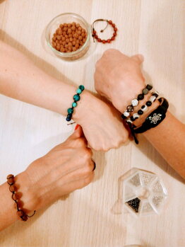 Workshop výroba shamballa náramků z minerálů Workshop výroba shamballa náramků z minerálů